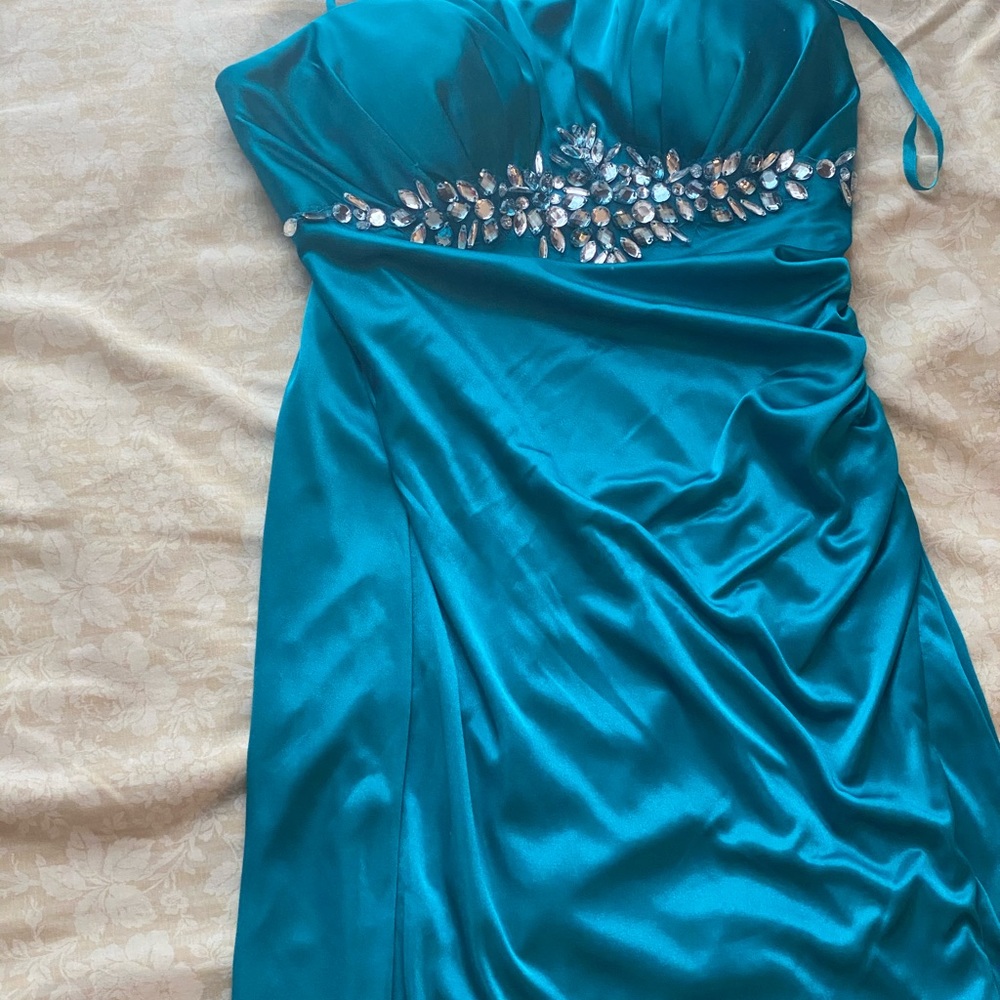 Dress - Picture 4 of 4